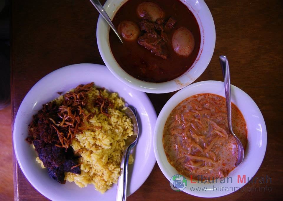 Nasi Kuning Riburane - Wisata Kuliner Makassar